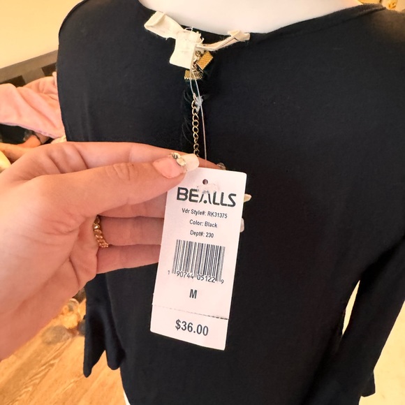 Brand new with tags super cute top - Picture 4 of 5